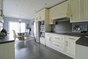 Kitchen / Diner- click for photo gallery